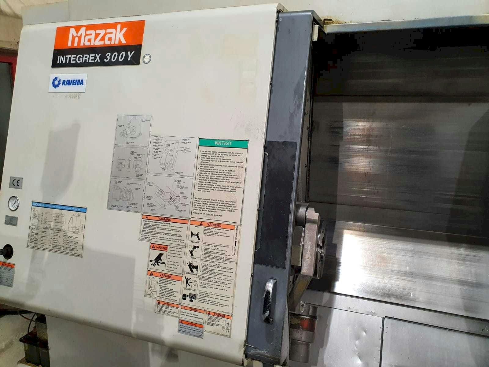 Vista Frontal  da Mazak Integrex 300Y  máquina