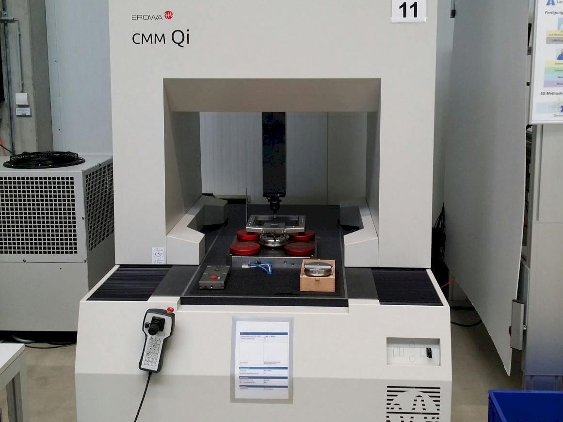 Vista Frontal  da EROWA CMM Qi  máquina