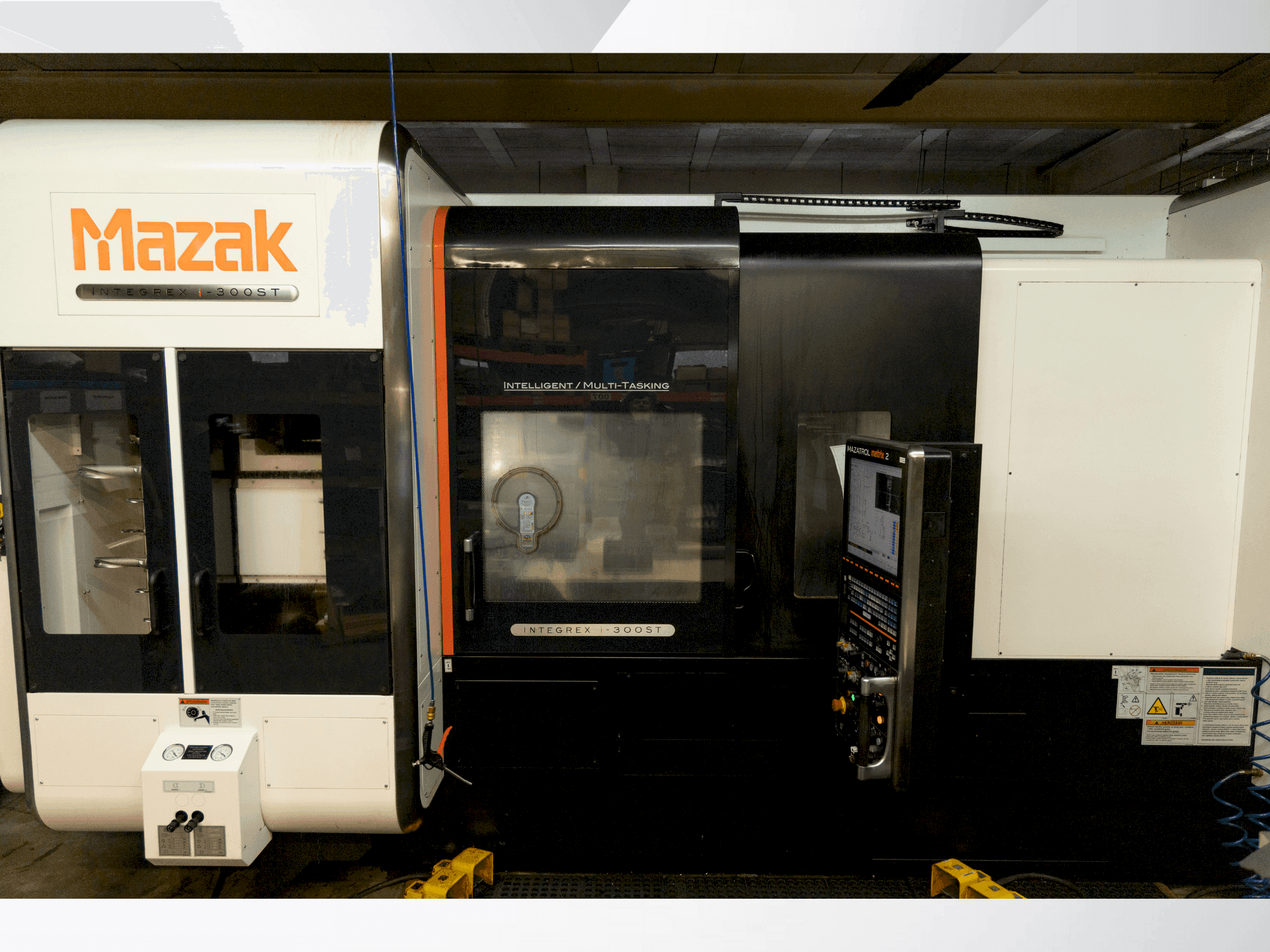 Vista Frontal  da Mazak Integrex i-300ST-1500U  máquina