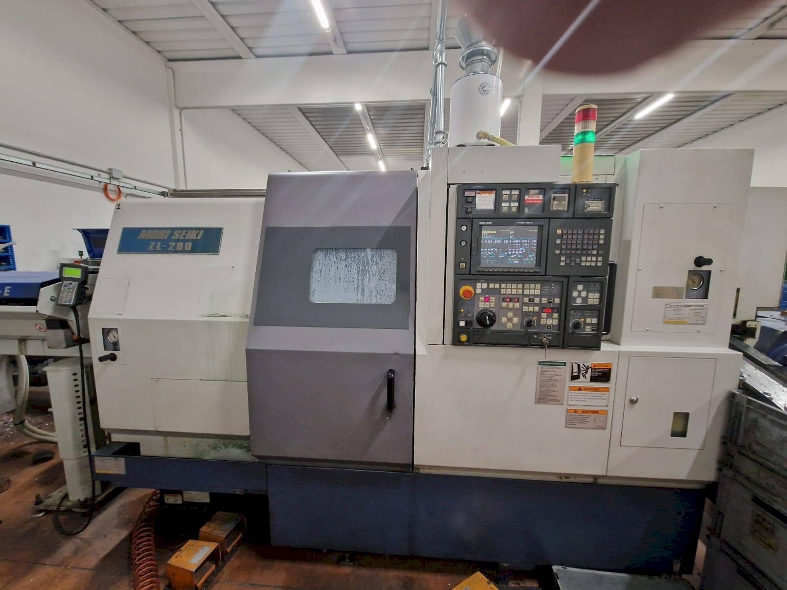 Vista Frontal  da MORI SEIKI ZL-200SMC  máquina