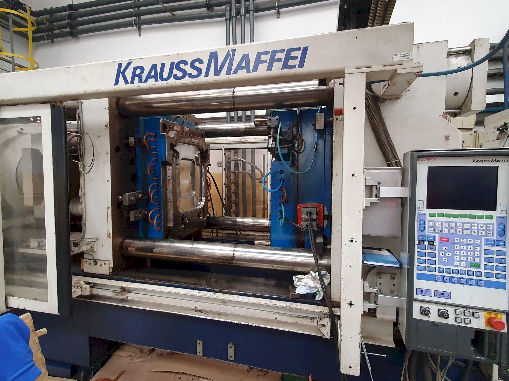 Vista Frontal  da Krauss Maffei 800-4350 BM (1996)  máquina