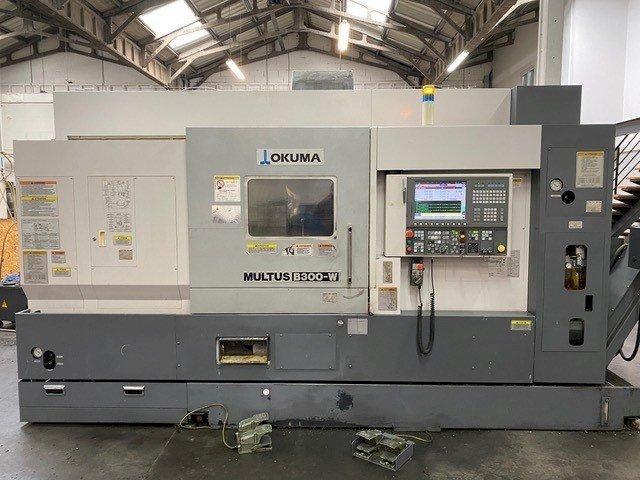 Vista Frontal  da Okuma MULTUS B300-W  máquina