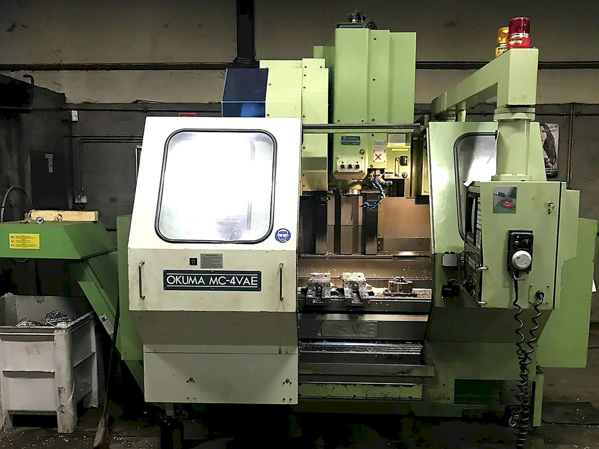 Vista Frontal  da Okuma MC-4VAE  máquina