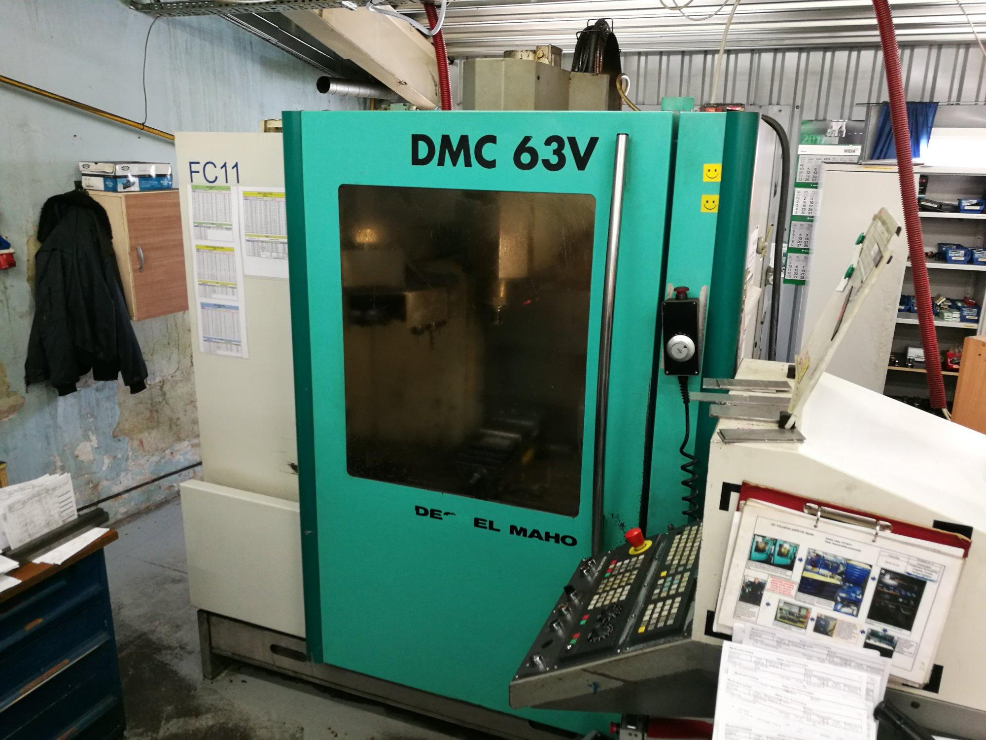 Vista Direita  da Deckel Maho Gildemeister DMC 63 V  máquina