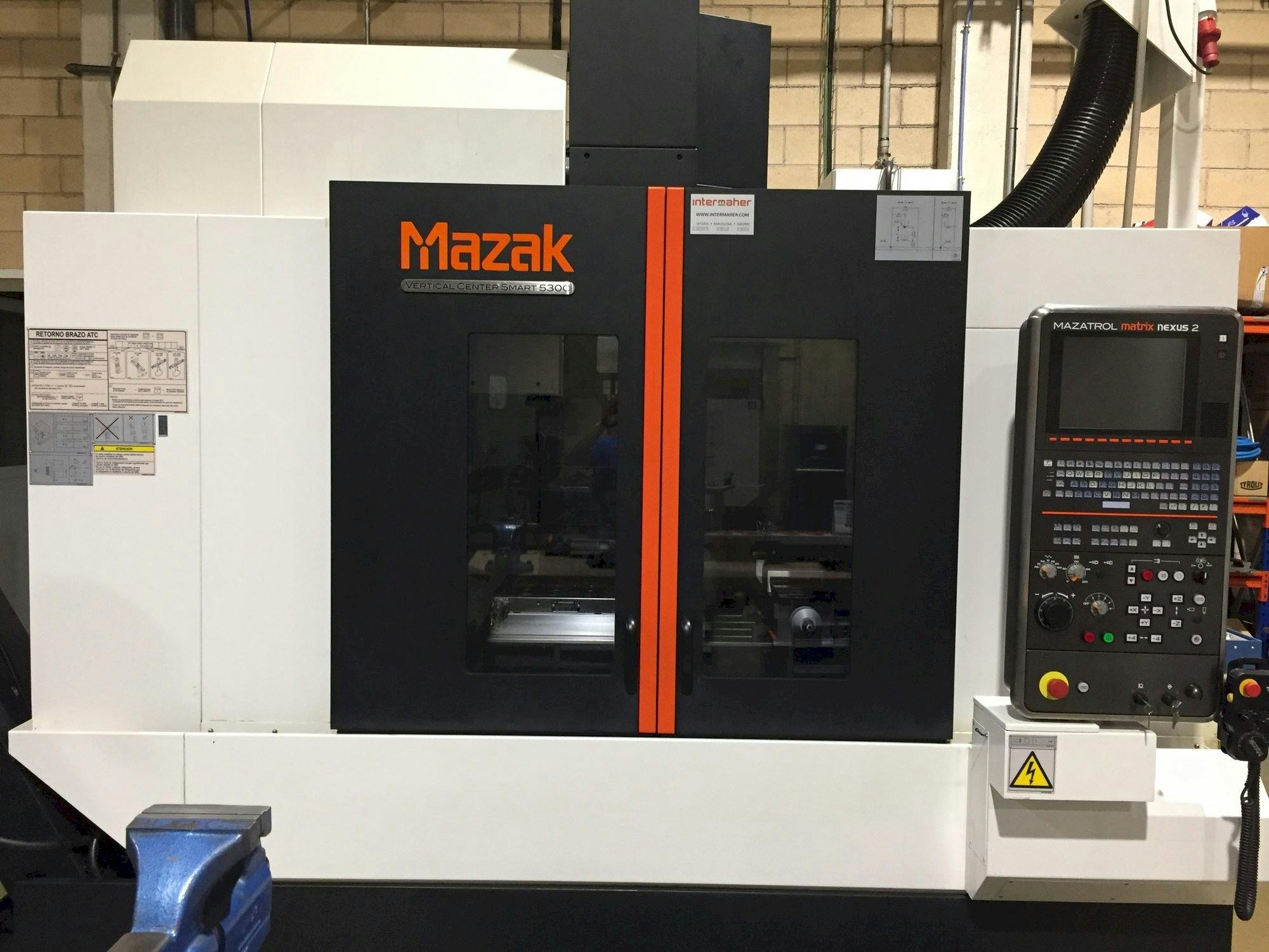 Vista Frontal  da Mazak VCS 530C  máquina