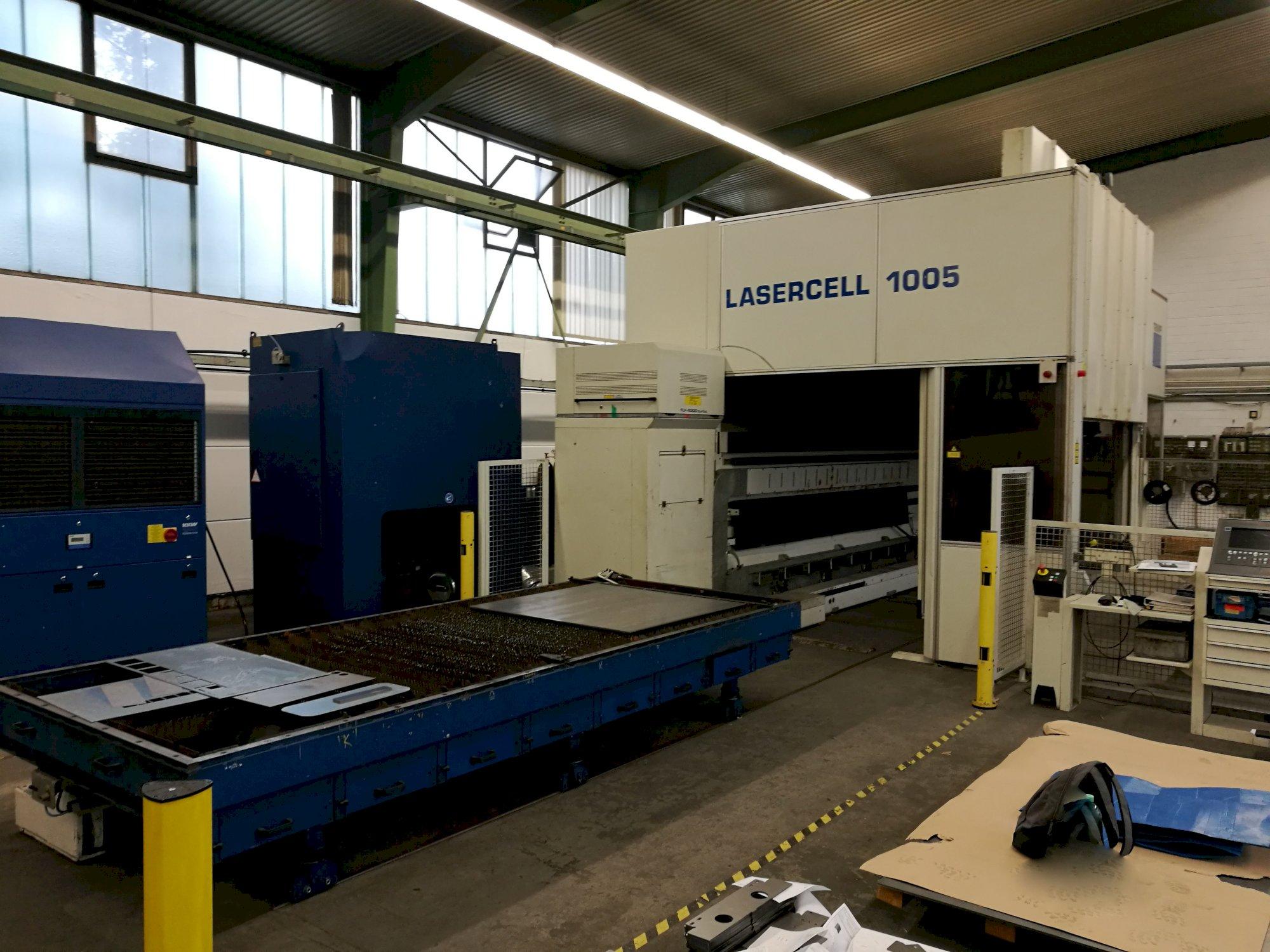 Vista Esquerda  da Trumpf Lasercell TLC 1005  máquina