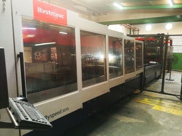 Vista Direita  da Bystronic Byspeed 3015  máquina