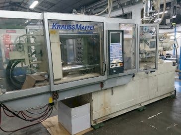 Vista Frontal  da Krauss Maffei 110 - 700 C1  máquina