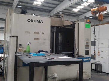 Vista Frontal  da Okuma MX-50HB  máquina