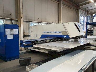 Vista Frontal  da Trumpf Trumatic 3000R  máquina