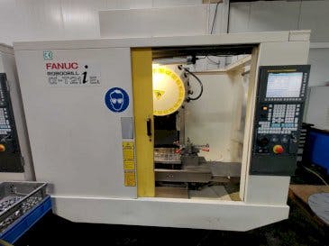 Vista Frontal  da FANUC Robodrill α-T21iEL  máquina