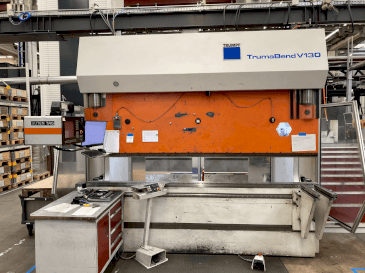 Vista Frontal  da TRUMPF TrumaBend V130  máquina