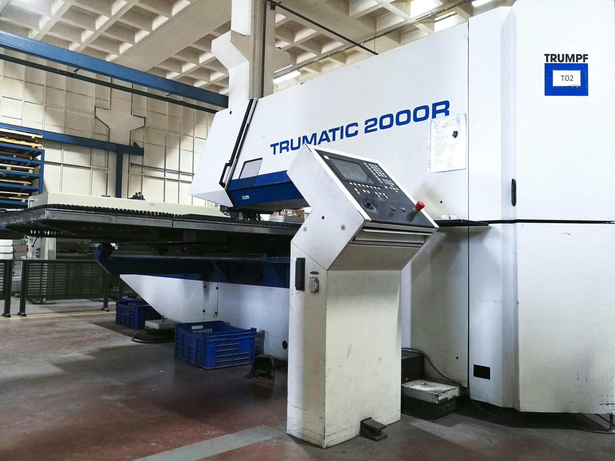 Vista Direita  da Trumpf Trumatic 2000 R  máquina