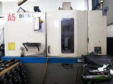 Vista Frontal  da Okuma MA-50HA  máquina