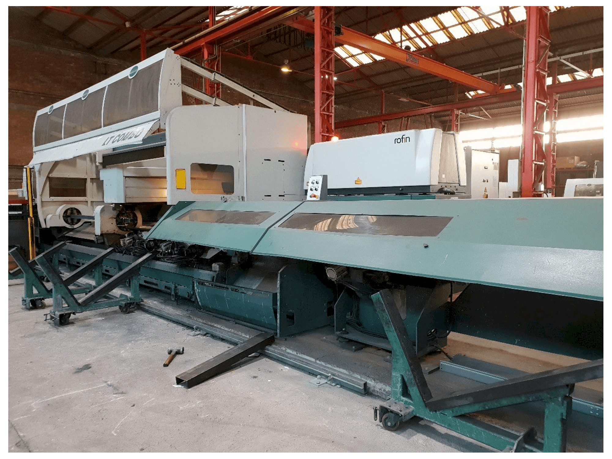 Vista Lateral Esquerda da BLM ADIGE-SYS LT COMBO máquina