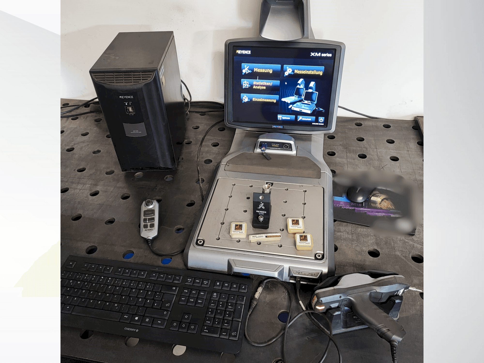 Vista Frontal da KEYENCE XM-1000 máquina